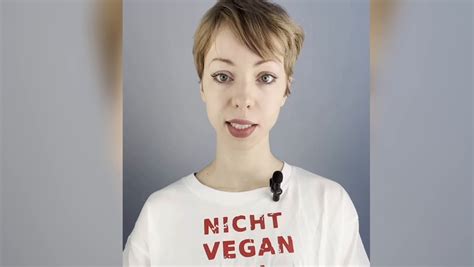 Porno Videos mit Militante Veganerin mit privaten Sexszenen